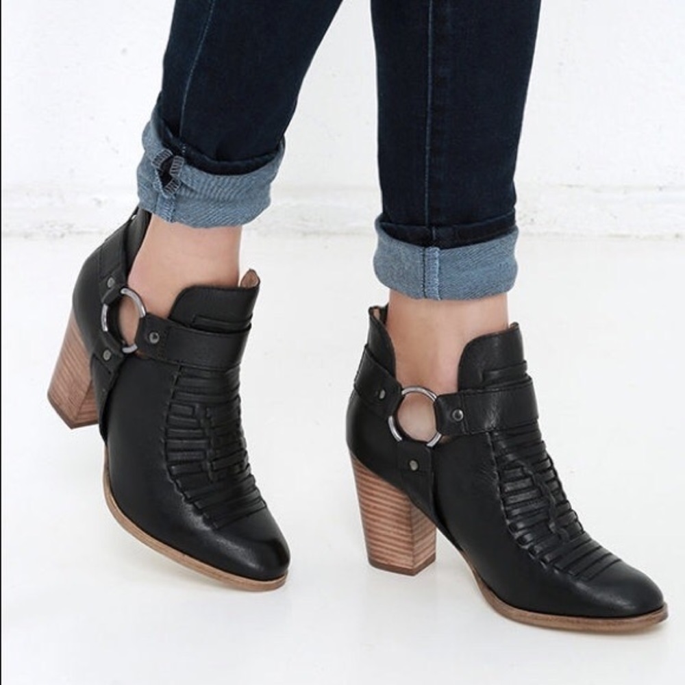 Black leather Seychelles impossible boots